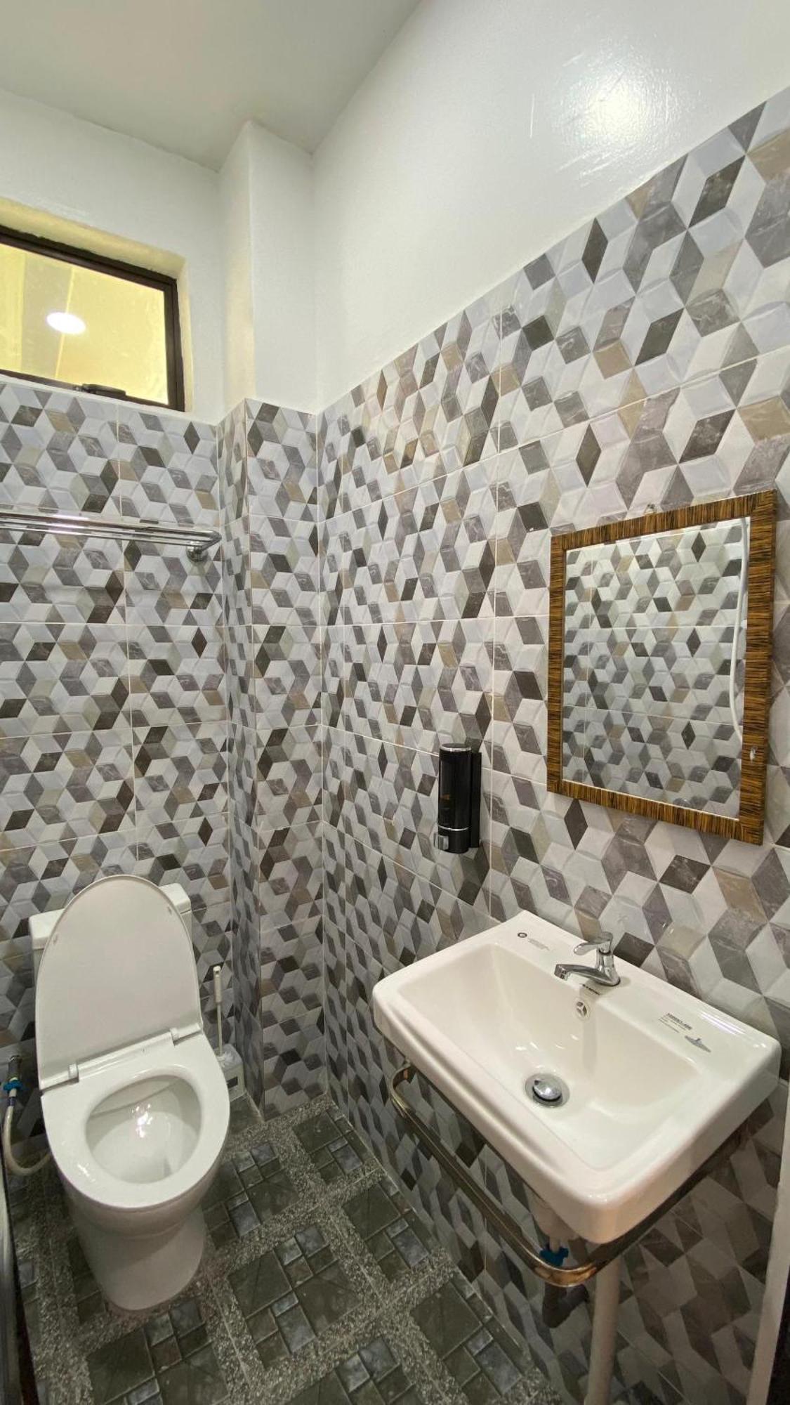 Eleven25 Roomstay Дунгун Экстерьер фото